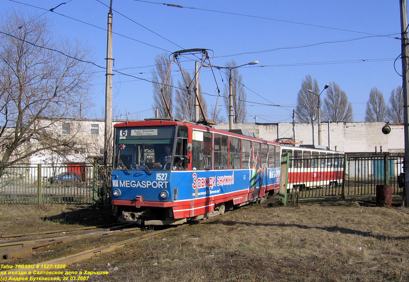 Tatra-T6B5 #1527-1528 заходит в Салтовское трамвайное депо после работы на 6-ом маршруте
